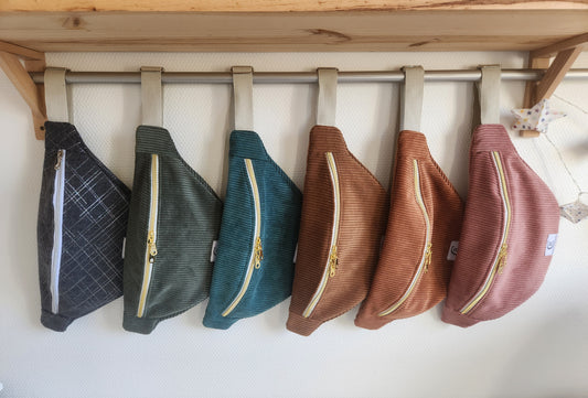 AUF LAGER Gürteltasche, Größe M, Cord