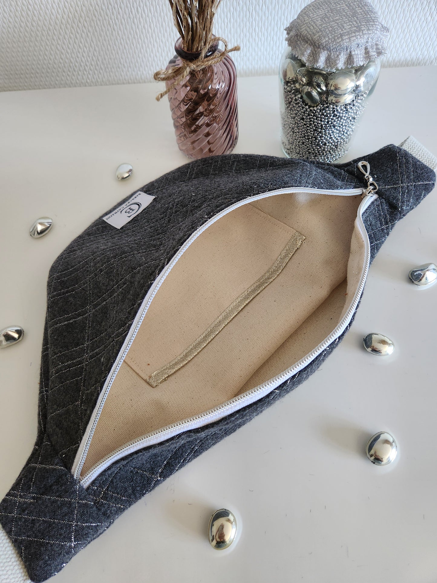 EN STOCK Sac banane, taille M grise et argent