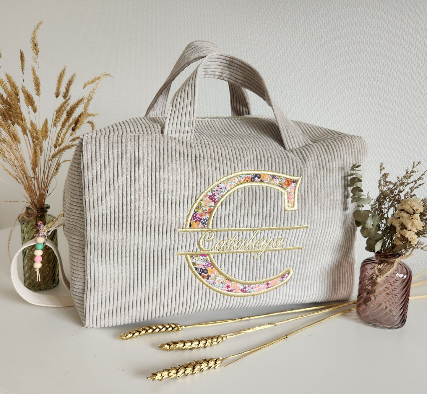 Créez votre sac à langer ou de voyage uni brodé