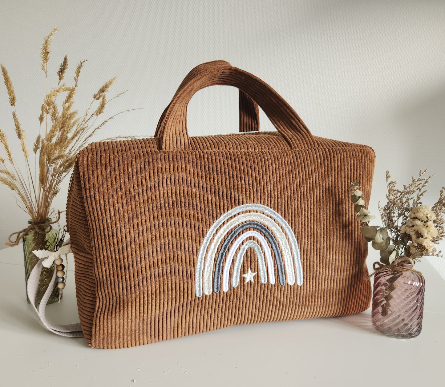 Créez votre sac à langer ou de voyage uni brodé