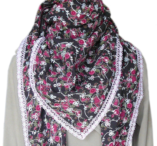 Großer quadratischer Damenschal aus brauner Baumwolle mit fuchsiafarbenen Blumen