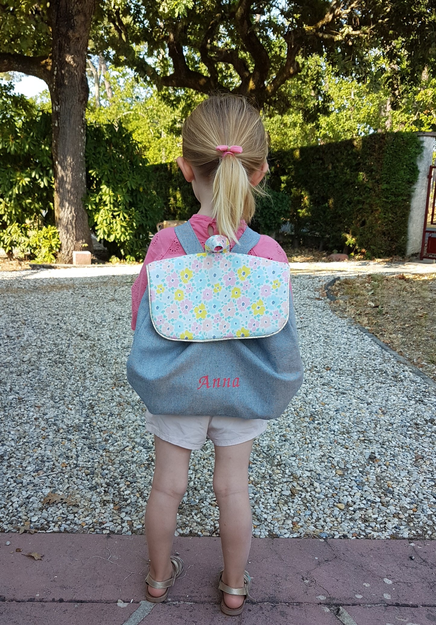 Bestickter Kindergartenrucksack, schimmernde Baumwolle und Liberty