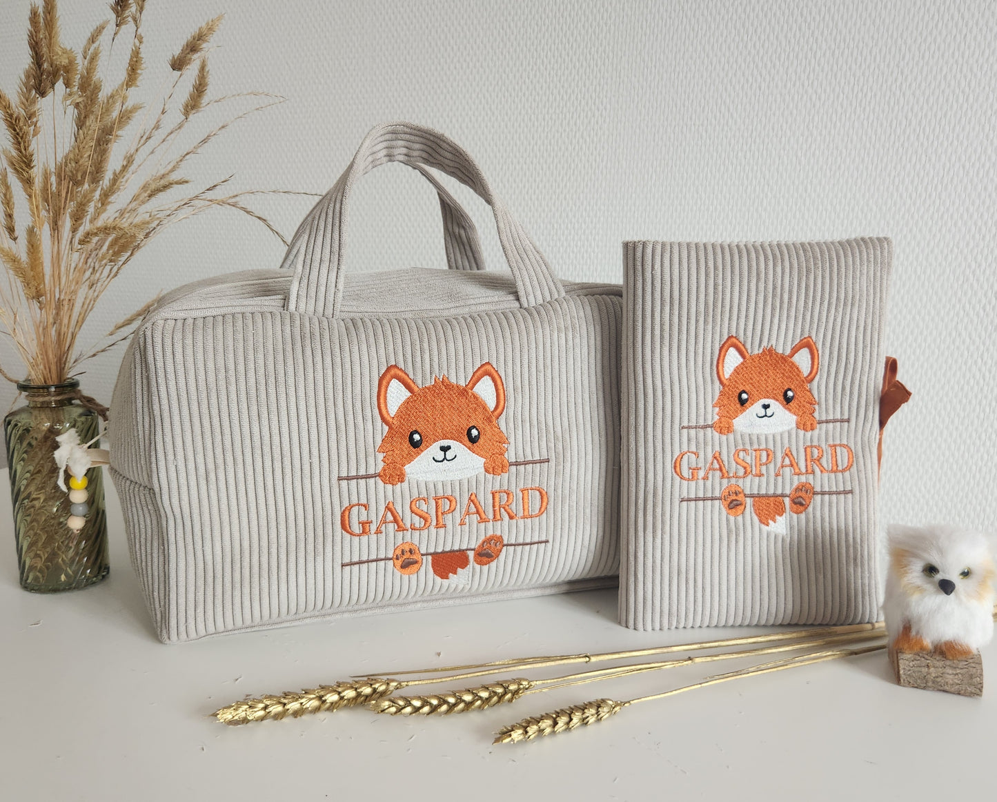 Protège carnet de santé, velours et broderie renard