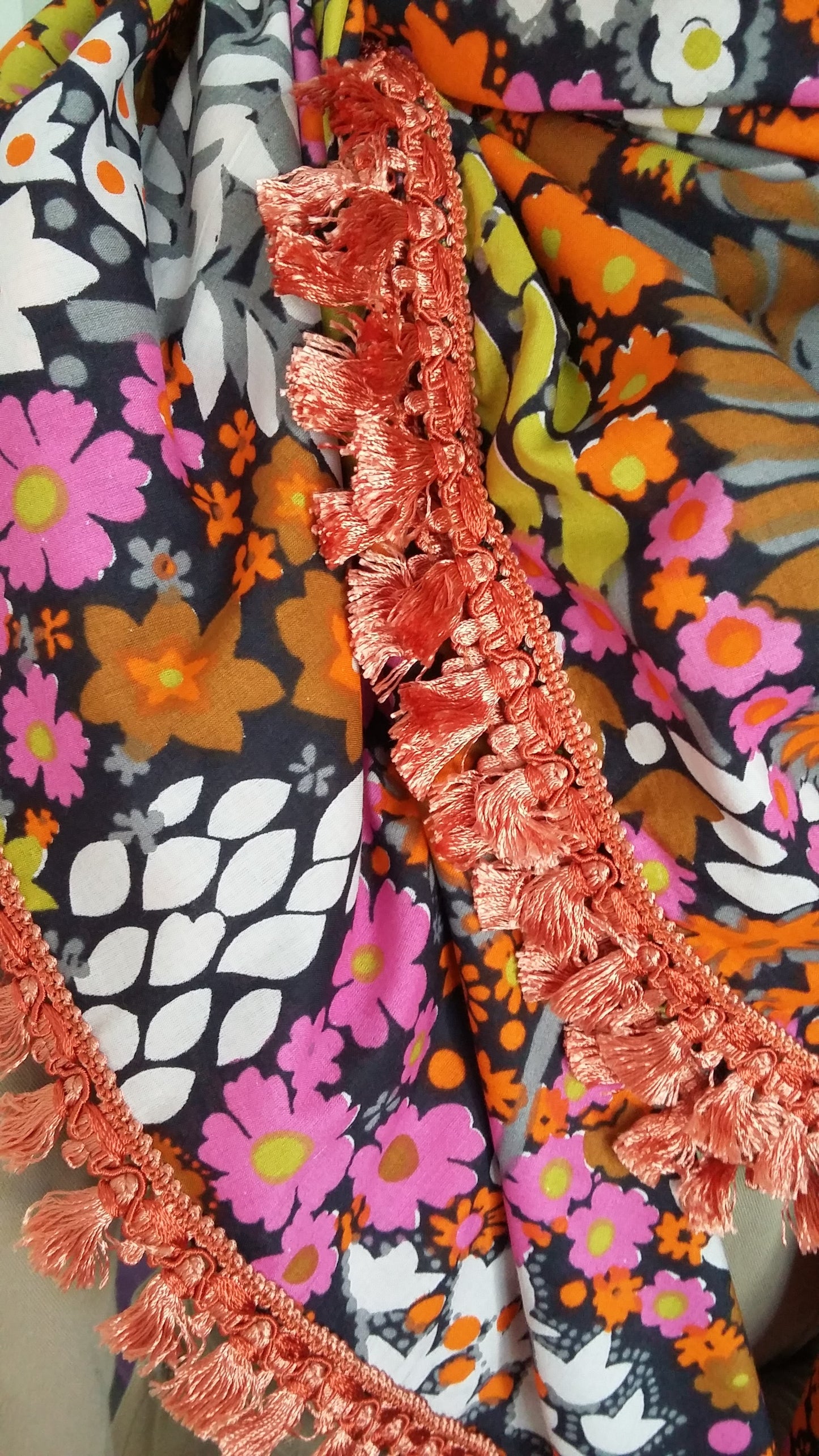 Grand foulard carré femme en coton fleuri corail