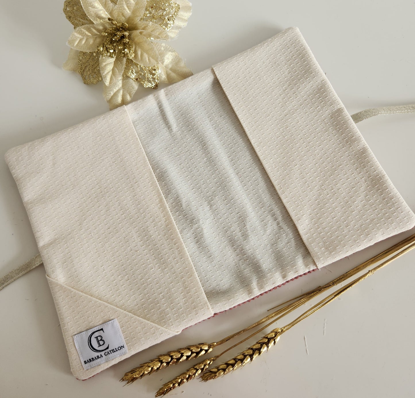 Protège carnet de santé bicolore, velours côtelé et gaze de coton.