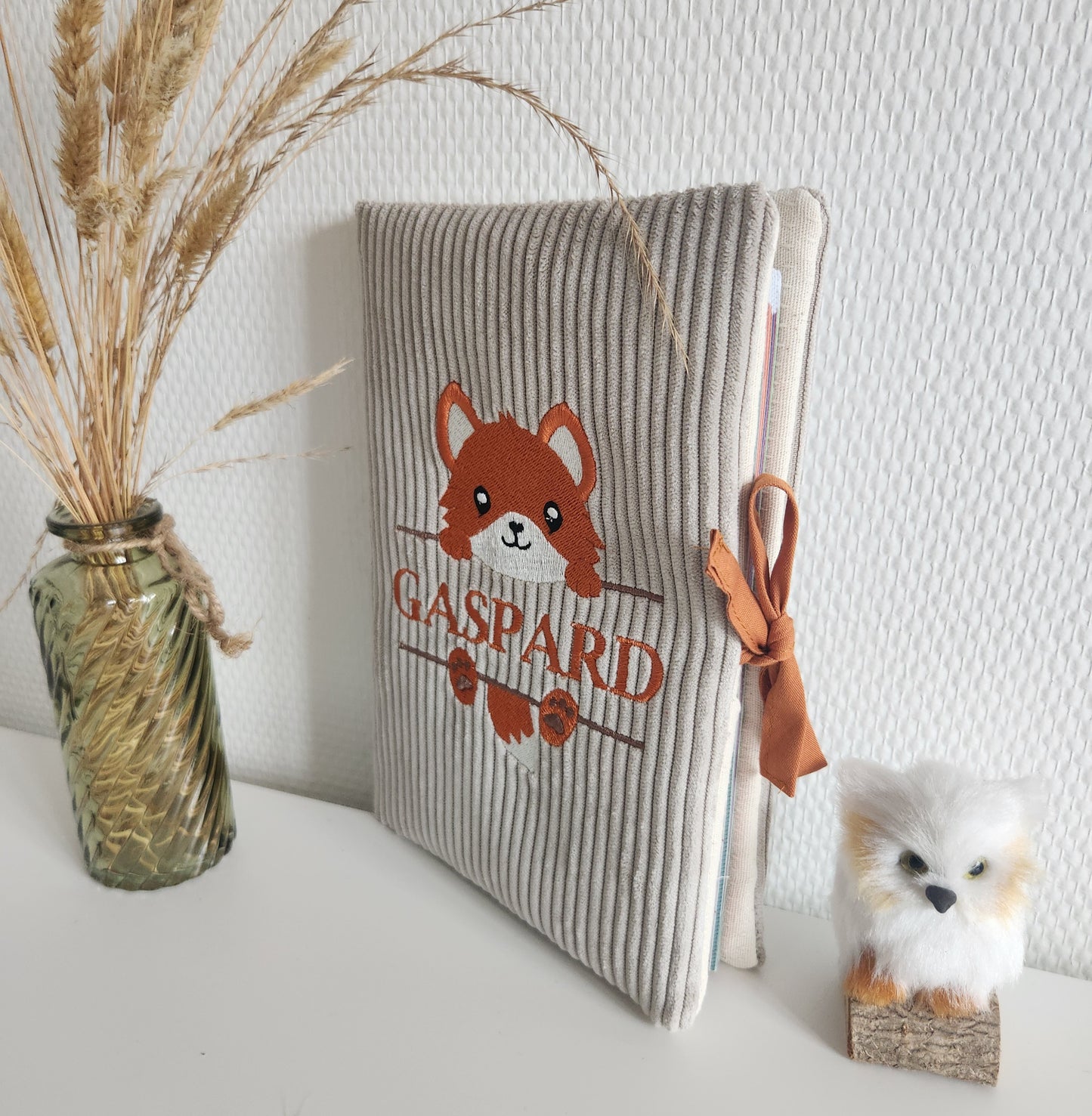 Protège carnet de santé, velours et broderie renard