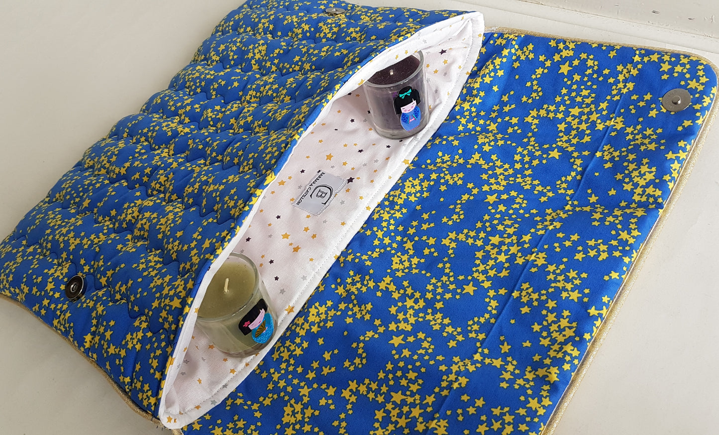 Housse d'ordinateur à rabat en coton bleu roy à étoiles jaunes