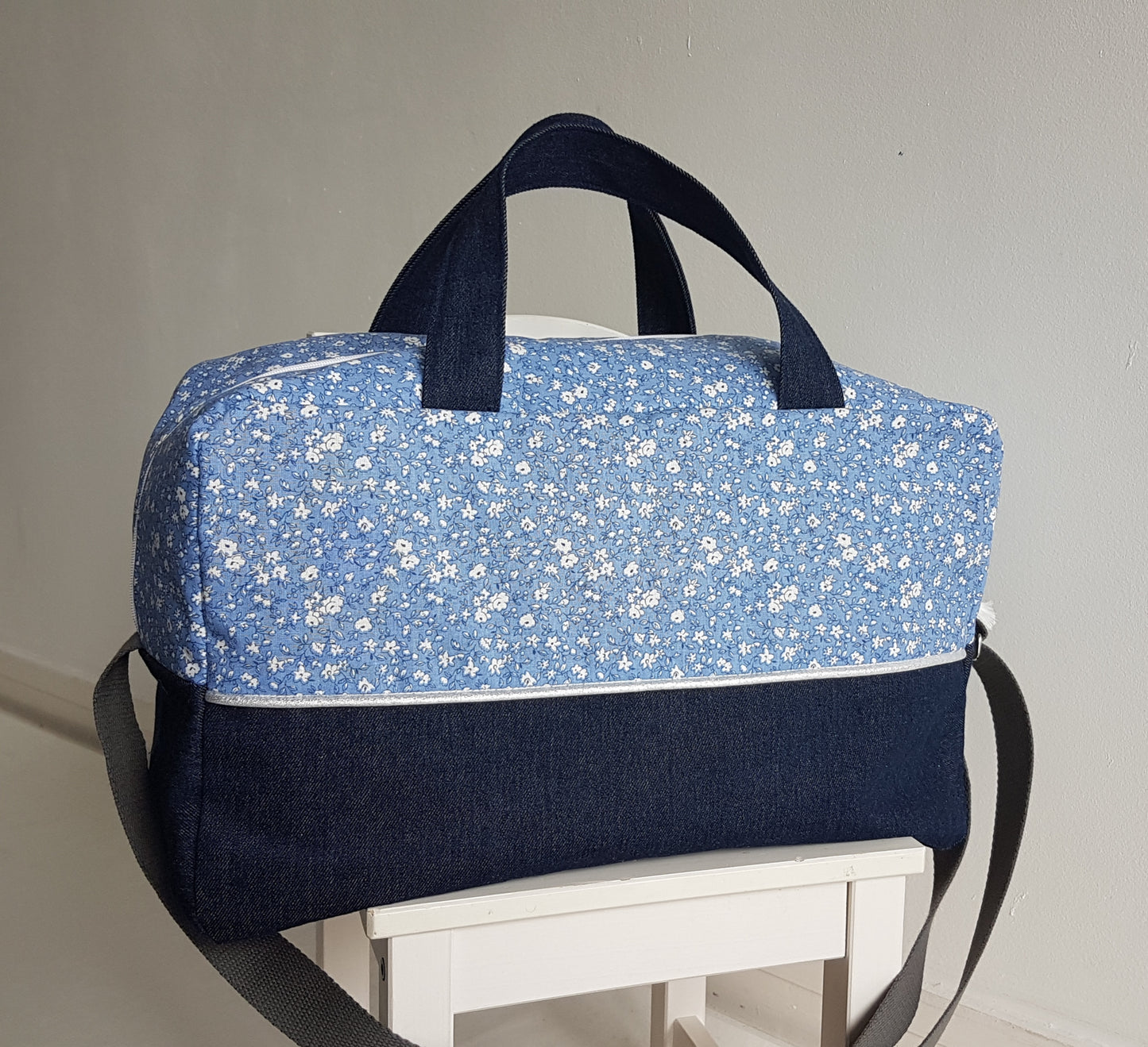 Sac à langer ou de voyage, liberty bleu et jean denim