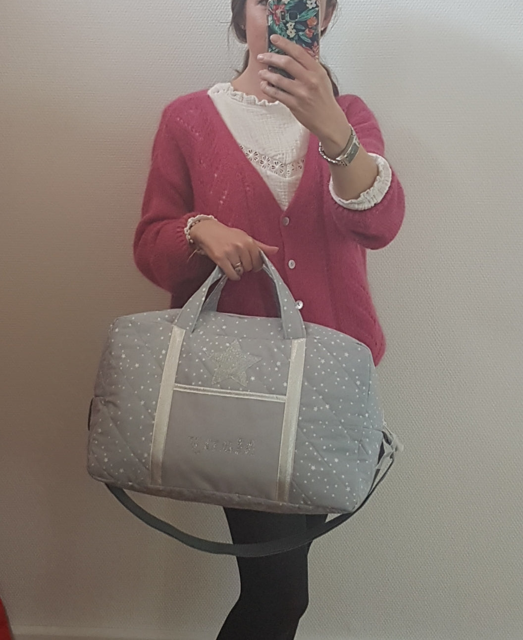 Sac à langer ou de voyage, coton matelassé gris étoiles blanches