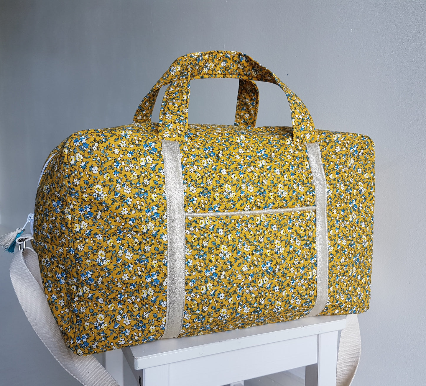 Sac à langer ou de voyage, coton fleuri molletonné jaune moutarde