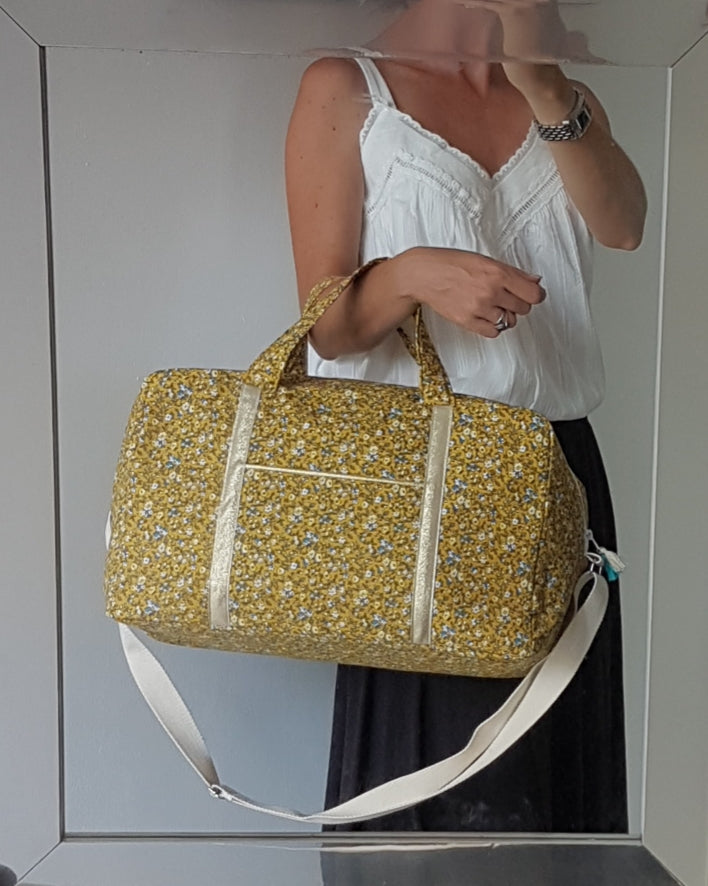 Sac à langer ou de voyage, coton fleuri molletonné jaune moutarde