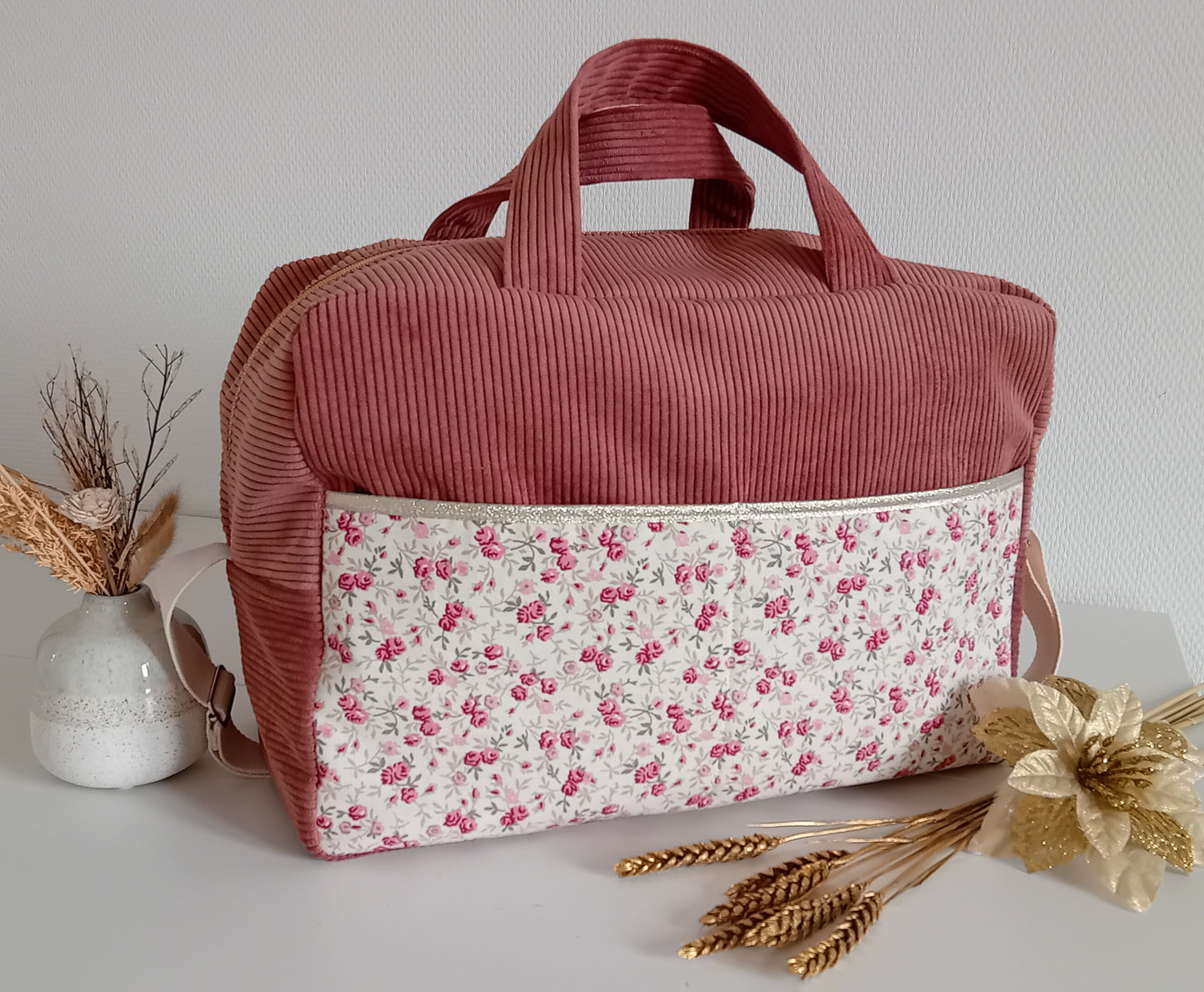 Sac à langer ou de voyage en velours côtelé et volants