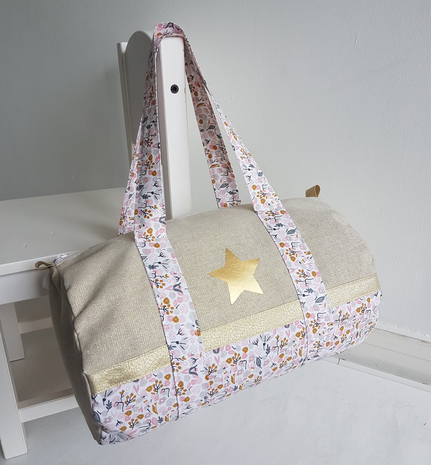 Sac polochon en coton beige scintillant et liberty rose et gris