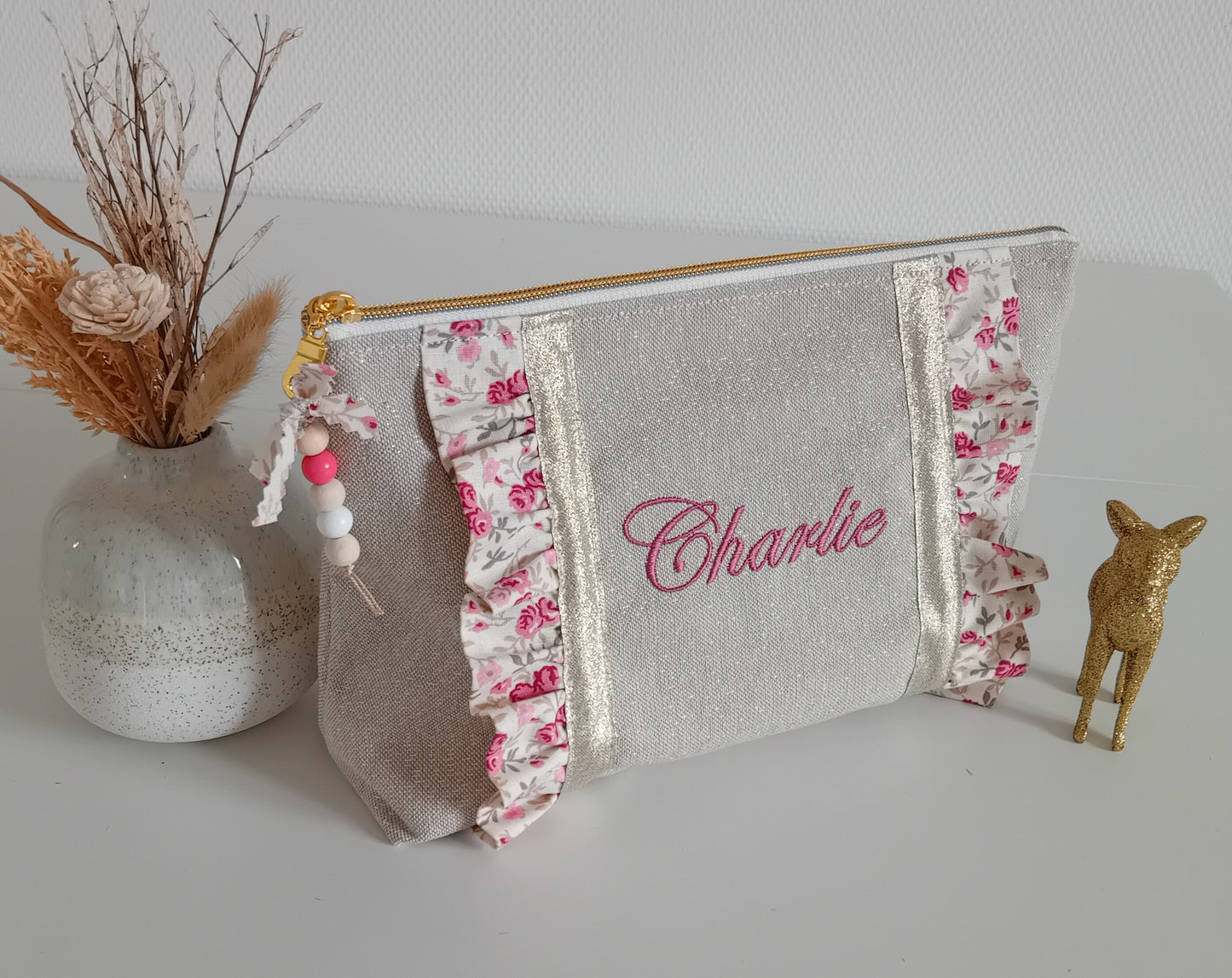 Grande pochette / trousse à volants beige scintillant et liberty vieux rose