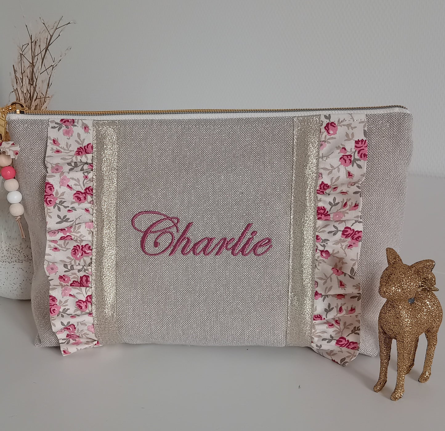 Grande pochette / trousse à volants beige scintillant et liberty vieux rose