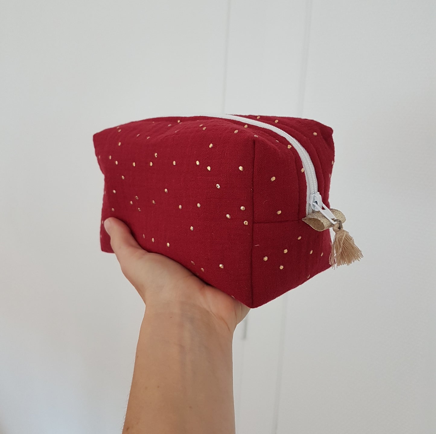Trousse à maquillage double gaze de coton à pois dorés (broderie prénom)