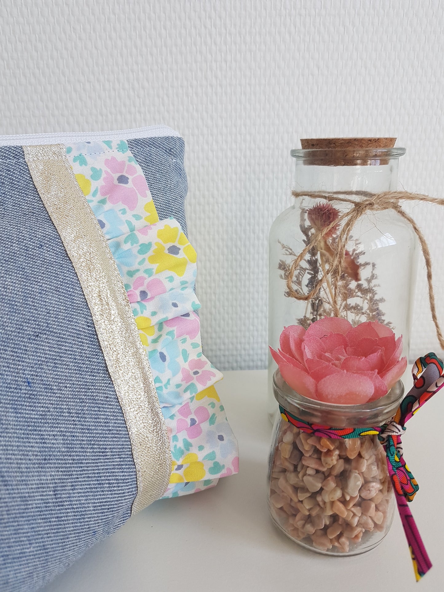 Grande pochette / trousse jean et volants liberty pastels