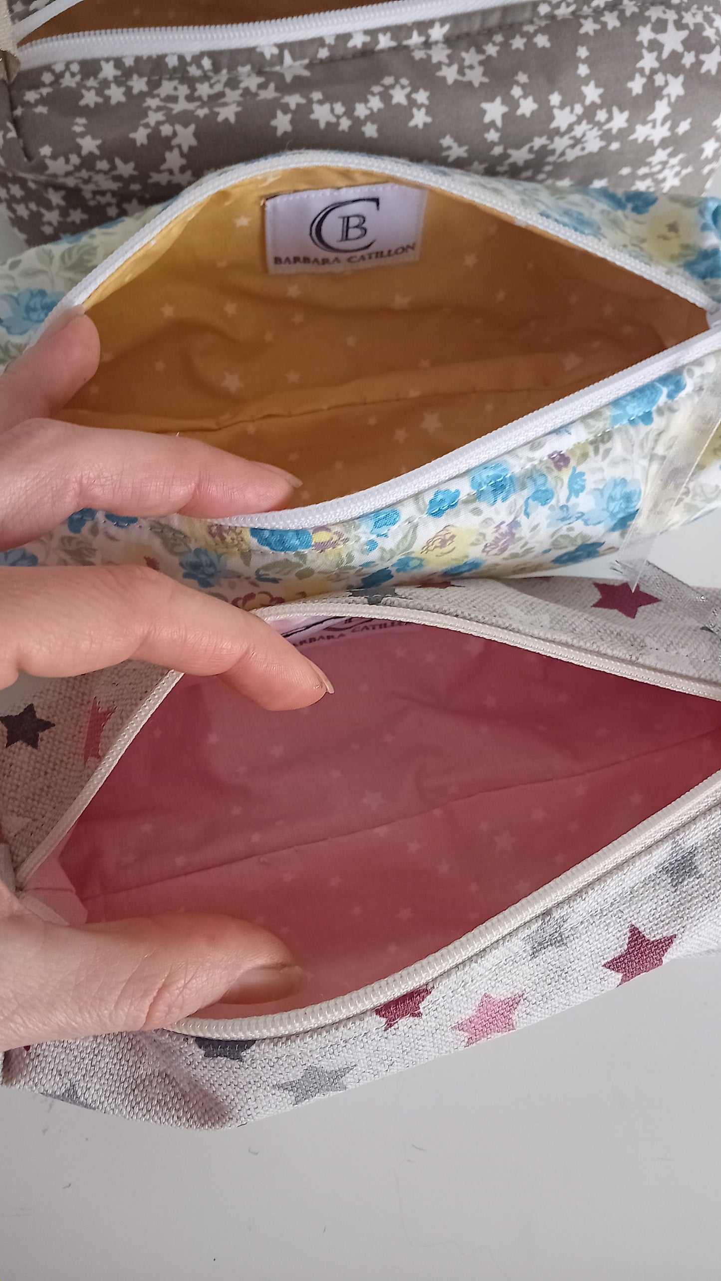 Trousse d'école, trousse à crayons, différents modèles fleuris ou étoilés