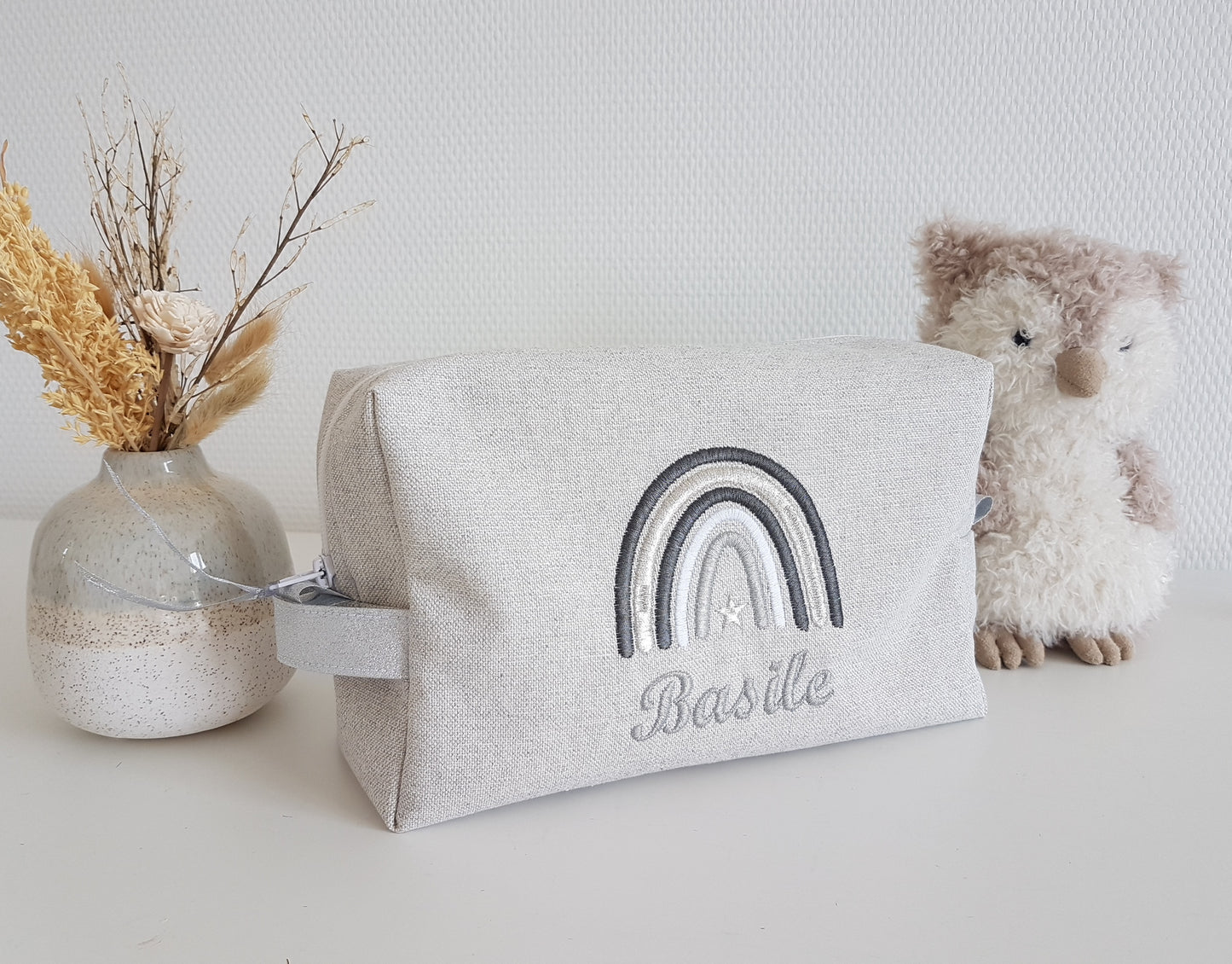 Trousse de toilette gris perle scintillant, broderie argentée