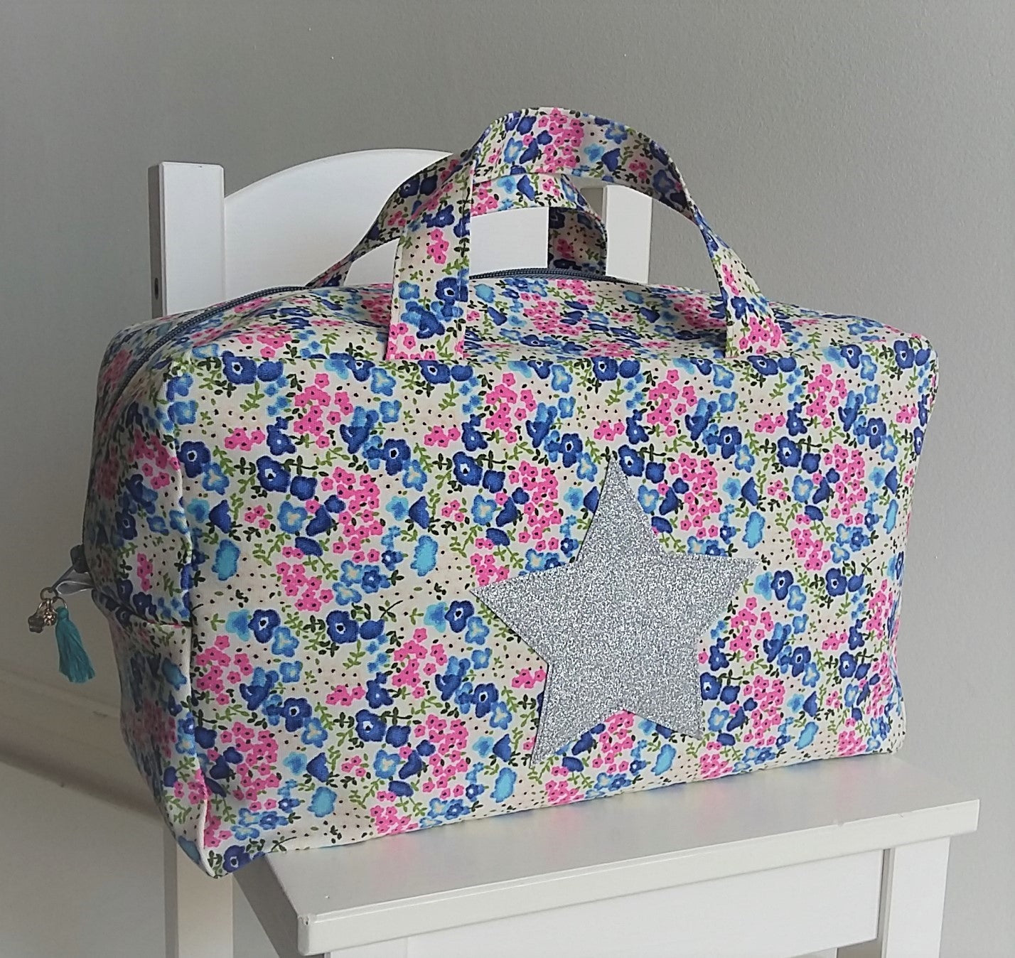 Valisette coton fleuri rose et bleu, étoile argentée