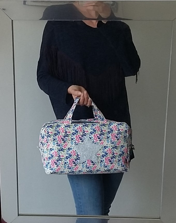 Valisette coton fleuri rose et bleu, étoile argentée