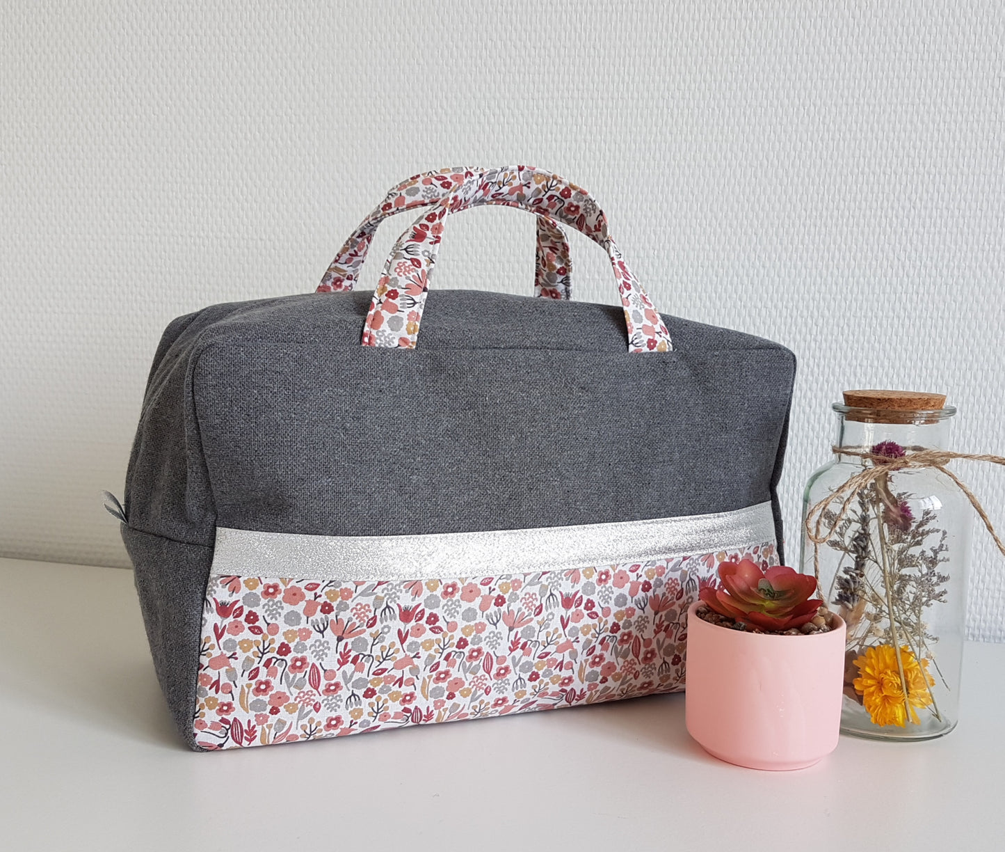 Valisette bicolore grise et liberty bordeaux