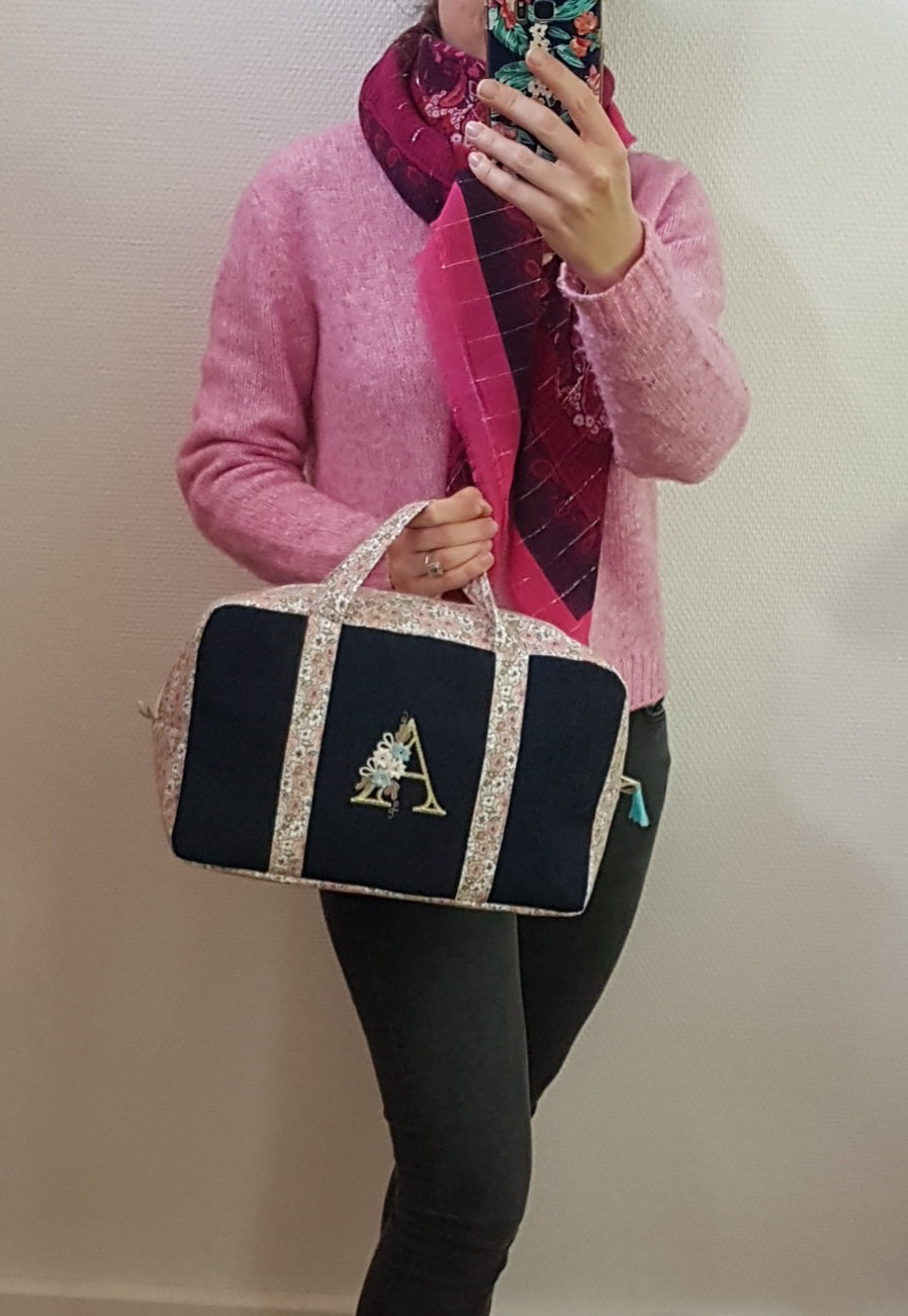 EN STOCK Valisette jean et fleurs roses, initiale fleurie