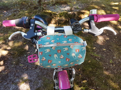Sacoche à vélo ou trottinette, verte motifs animaux et jean