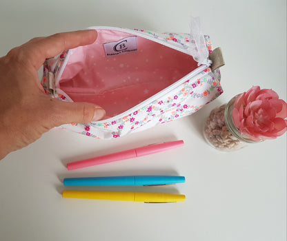 Schulset, Federmäppchen, verschiedene Modelle mit Blumen- oder Sternenmotiv