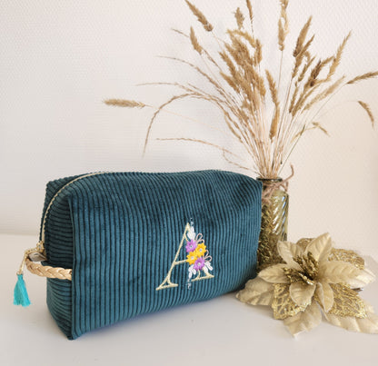 Créez votre trousse de toilette unie brodée