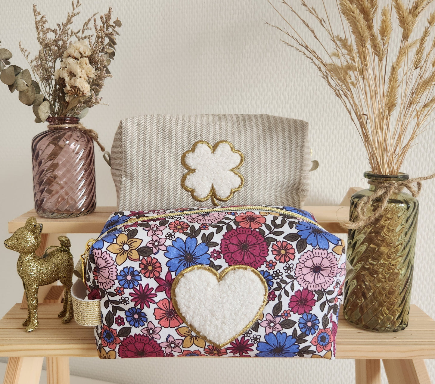 Kosmetiktasche aus doppelter Baumwollgaze mit goldenen Punkten (Namensstickerei)