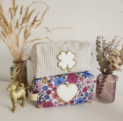 Kosmetiktasche aus doppelter Baumwollgaze mit goldenen Punkten (Namensstickerei)