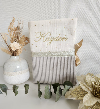 Créez votre protège carnet de santé bicolore personnalisé