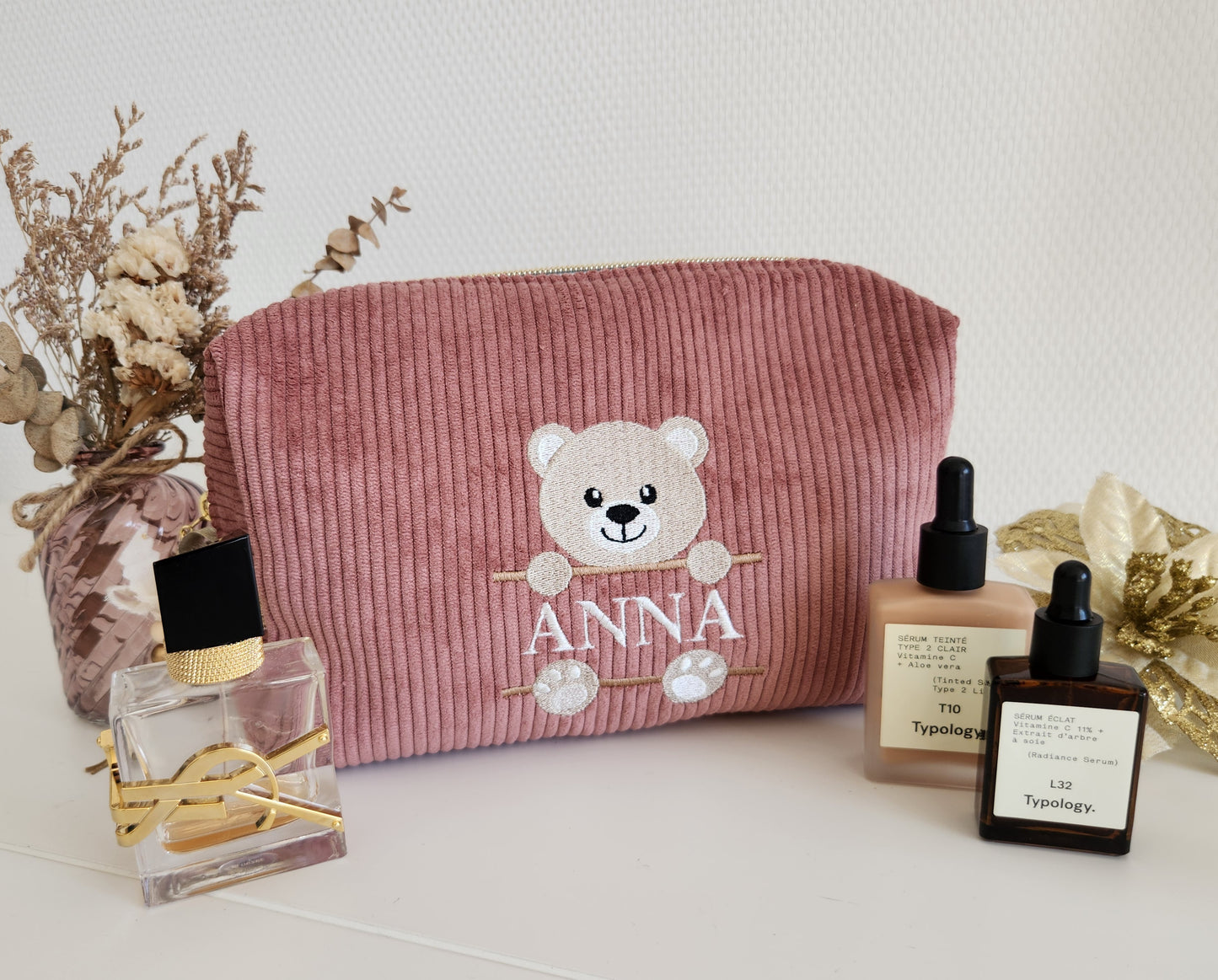 Kulturbeutel aus Cord, Initialenstickerei aus Blumenstoff