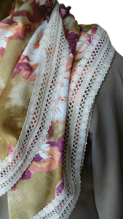 Grand foulard femme carré en coton beige à grosses fleurs
