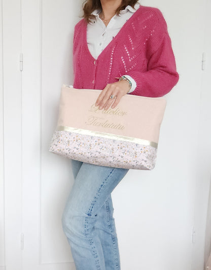 Maxi pochette / trousse ordinateur ou format A4 molletonnée, rose pâle scintillant et liberty. Cadeau anniversaire, fête des mères.