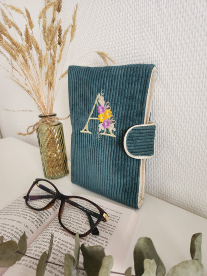Housse pour livre, tablette ou liseuse en velours côtelé et initiale fleurie