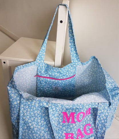 Grand sac cabas porté épaule en coton fleuri bleu et blanc