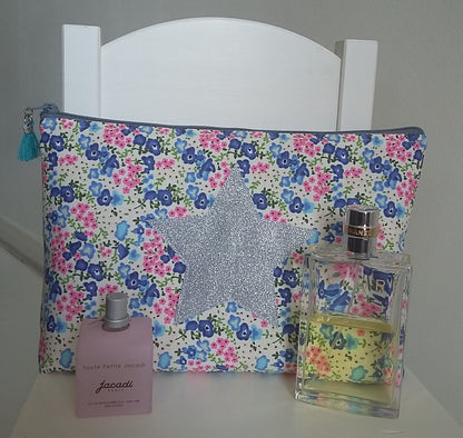 Grande pochette / trousse en coton liberty rose et bleu, étoile argentée