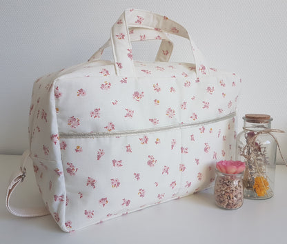 Sac à langer ou de voyage, écru et bouquets de fleurs vieux rose