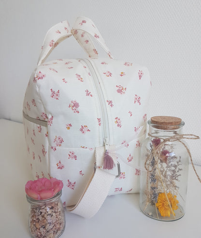 Sac à langer ou de voyage, écru et bouquets de fleurs vieux rose