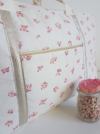 Sac à langer ou de voyage, écru et bouquets de fleurs vieux rose