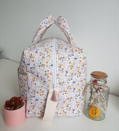 Sac à langer ou de voyage, coton fleuri molletonné rose pâle et gris