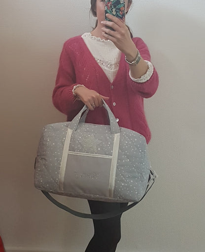 Sac à langer ou de voyage, coton matelassé gris étoiles blanches