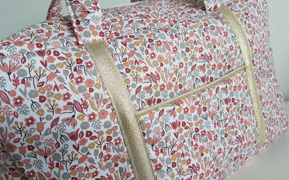 Sac à langer ou de voyage, coton fleuri molletonné bordeaux