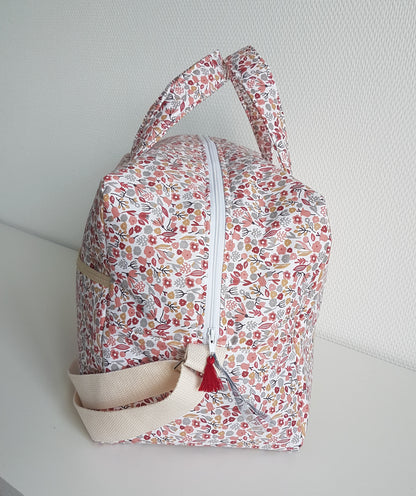 Sac à langer ou de voyage, coton fleuri molletonné bordeaux