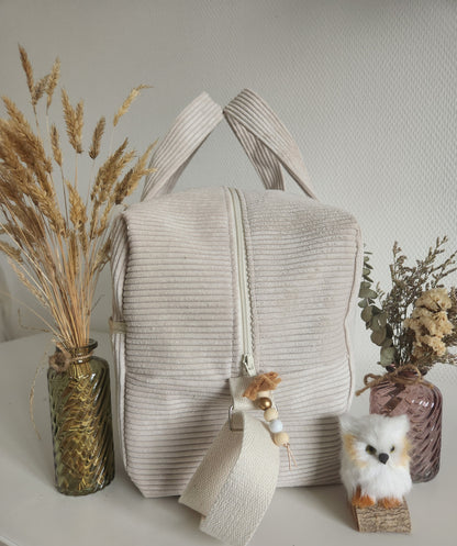 Sac à langer ou de voyage en velours côtelé sable et broderie lion