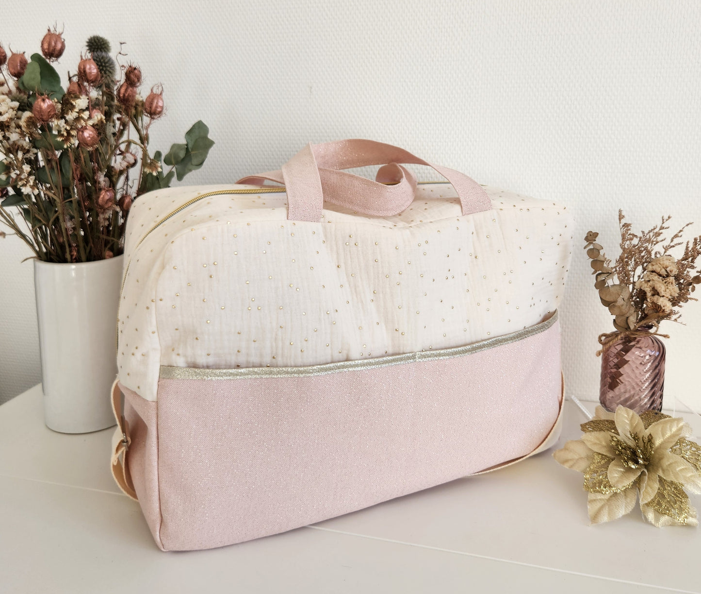 Wickeltasche aus ecrufarbener Baumwollgaze und beigem Cord