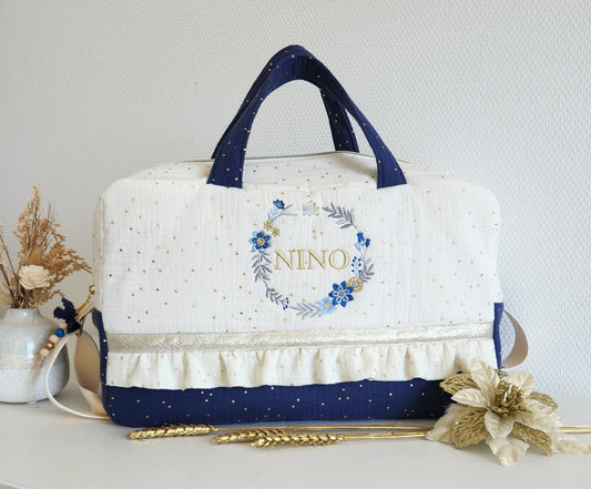 Sac à langer en gaze de coton écrue et bleu indigo, couronne de fleurs