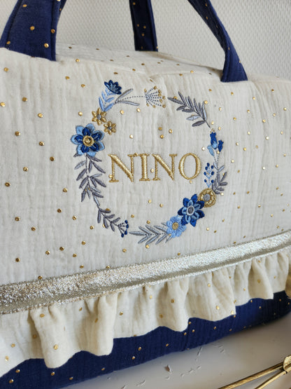 Sac à langer en gaze de coton écrue et bleu indigo, couronne de fleurs